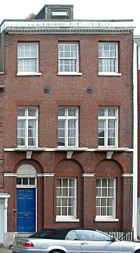 Nos 16 High Street